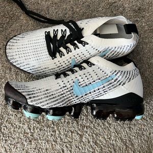 Nike VaporMax Fly Knit Tennis Shoes